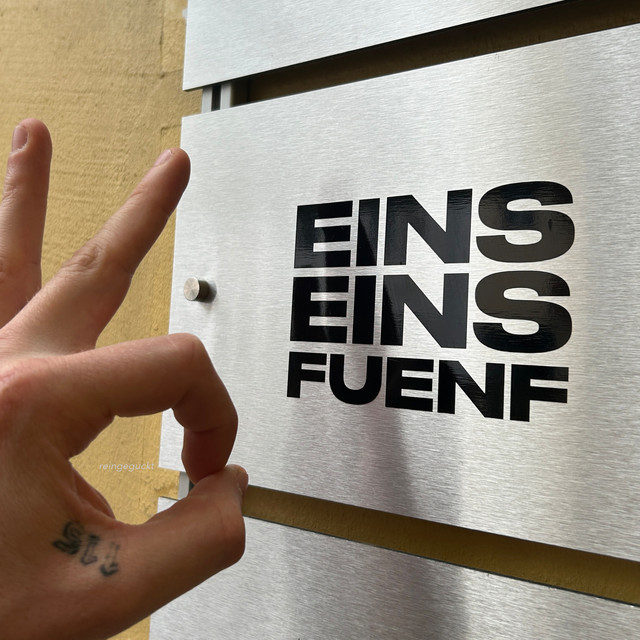 Einseinsfuenf cover art