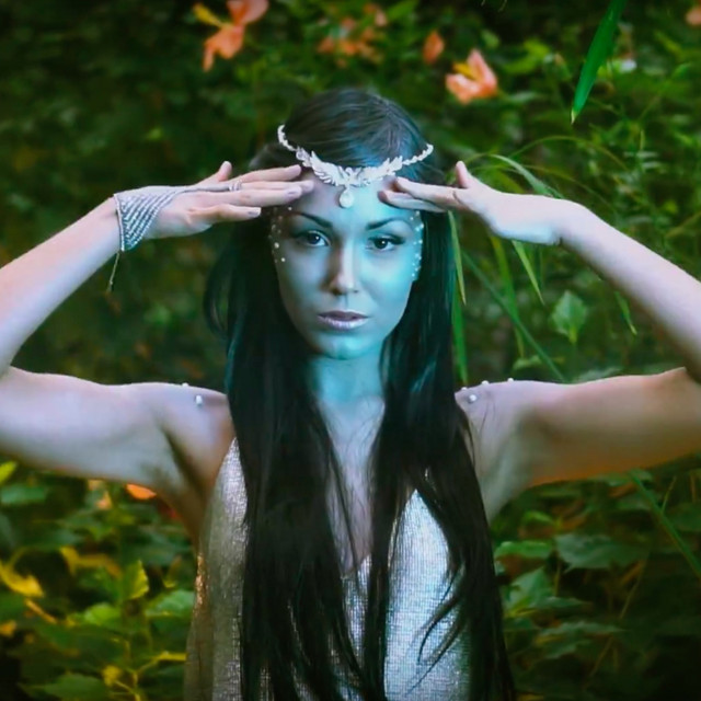 Capa de Silence The Sirens - ELYSA