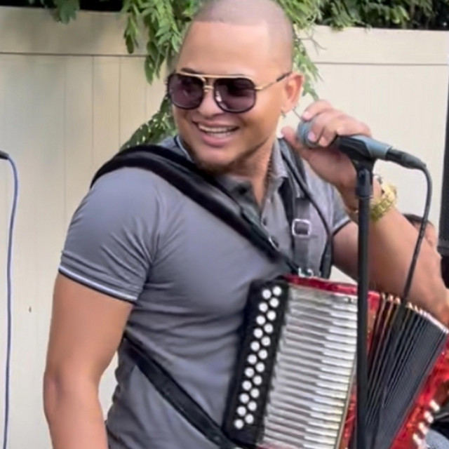 Daniel Galan – Los Camiones