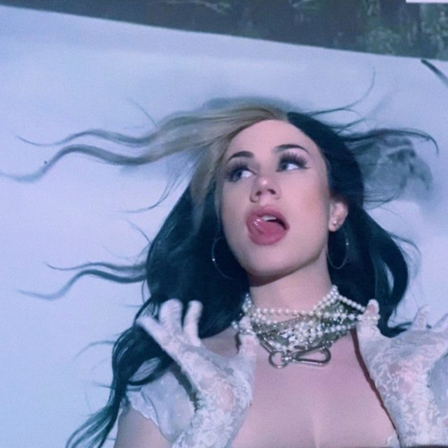 gimme more slayyyter