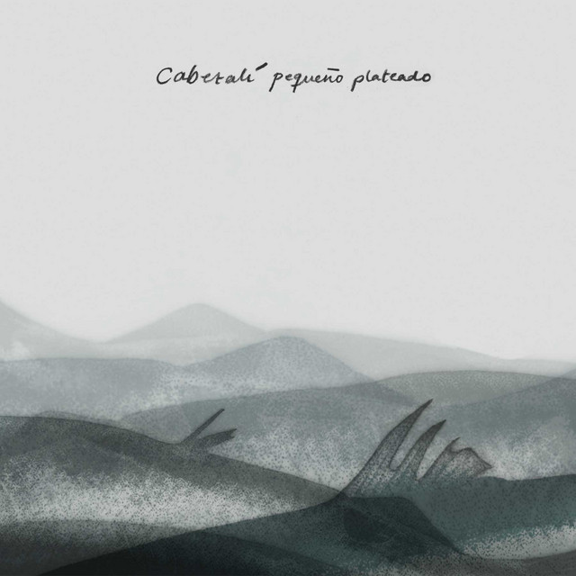 Pequeño y Plateado cover art