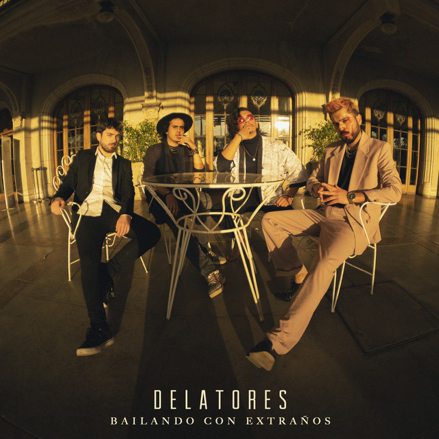 Bailando Con Extraños cover art