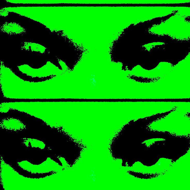 SENTA NO COLO DO CHEFE