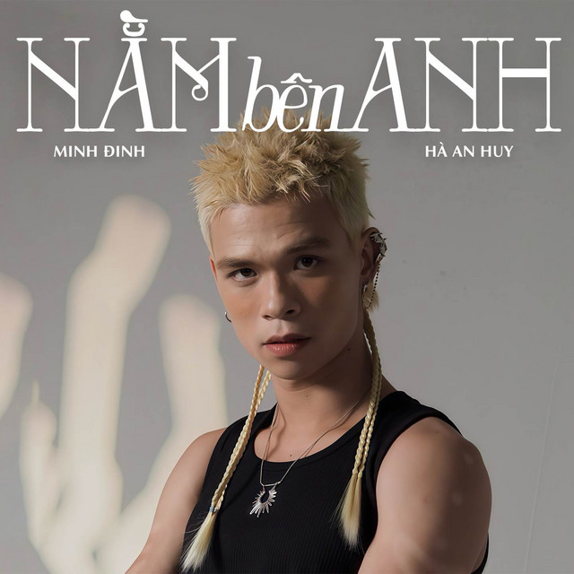 Nằm Bên Anh