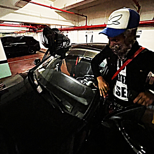 Sickboyrari - All Black Big Body Look Lyke a Fly Or Sumn