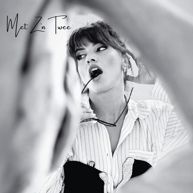 Artwork for Met Z'n Twee by Funda Kilic