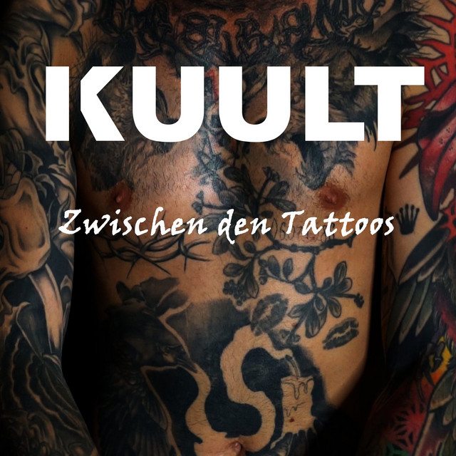 Zwischen den Tattoos