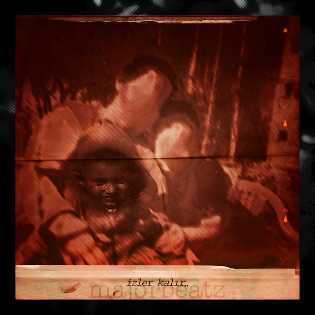İzler Kalır cover art