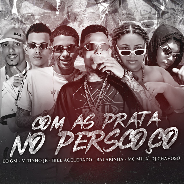 Com as Prata no Pescoço