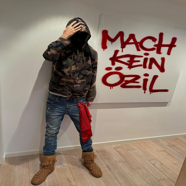 MACH KEIN ÖZIL cover art