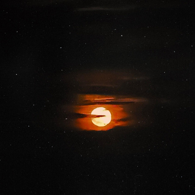 MOON - Remix