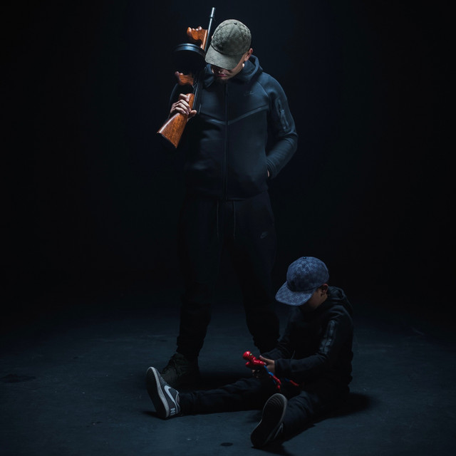 Azu & Cave 110 - Jawline