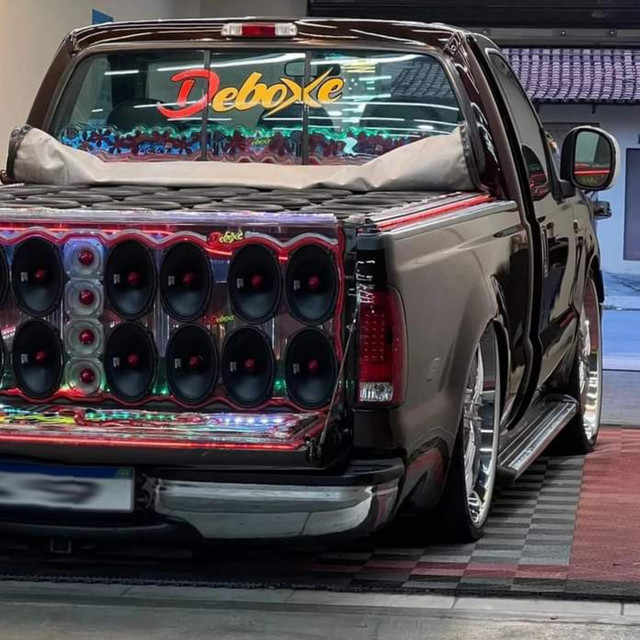 VEM CÁ SENTANDO (ELETRO FUNK)