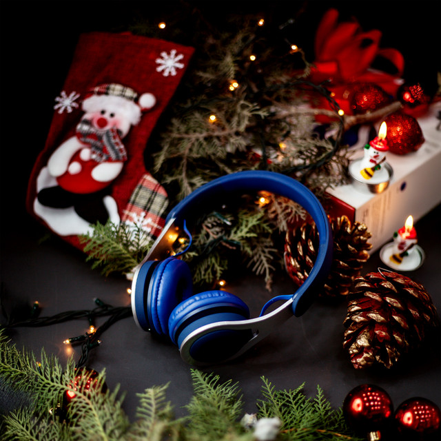 Happy Holidays: Christmas Jazz to Find Inner Peace at Christmas Time