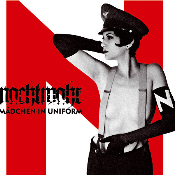 Mädchen in Unform