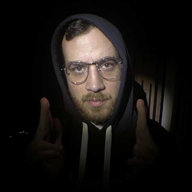 לפני האשפוז cover art