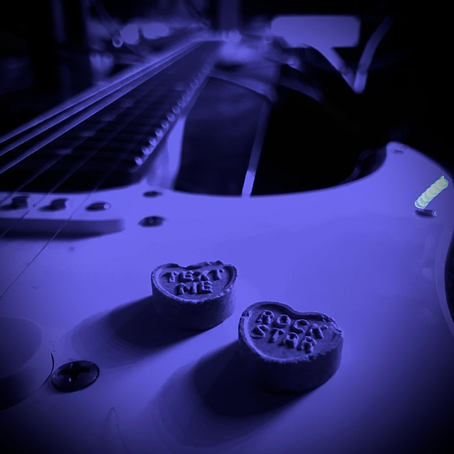 Text Me, Rockstar cover art