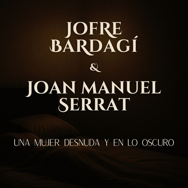Una mujer desnuda y en lo oscuro