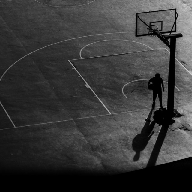 On The Court (feat. Tory Lanez)