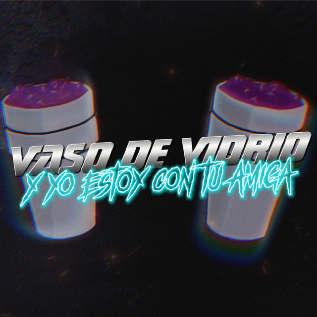 Vaso de vidrio y yo estoy con tu amiga