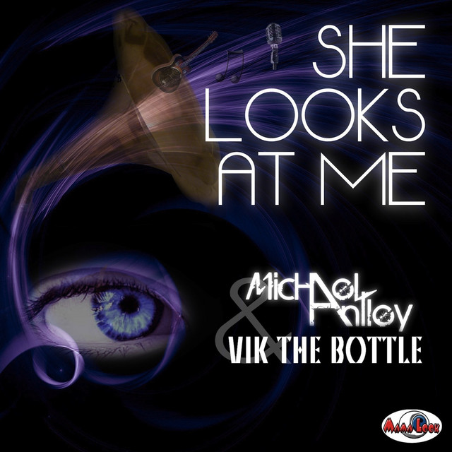 She Looks At Me cover art