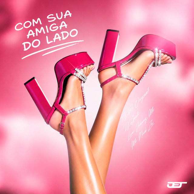COM SUA AMIGA DO LADO