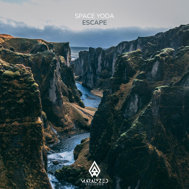 Обкладинка Space Yoda — Escape