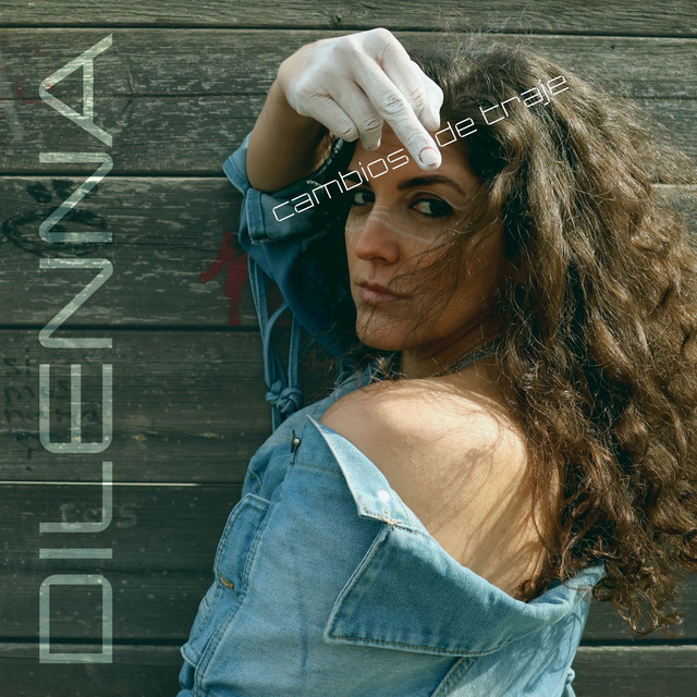 Dilenna - Cambios de traje