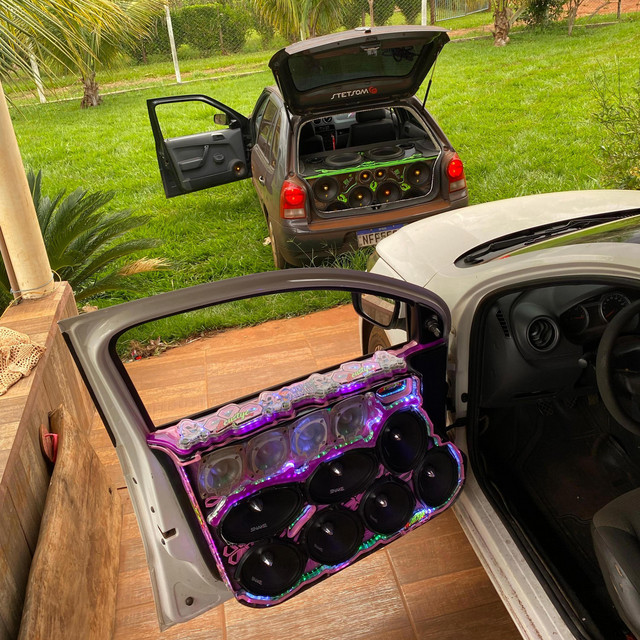 Novinha se envolve Eletrofunk