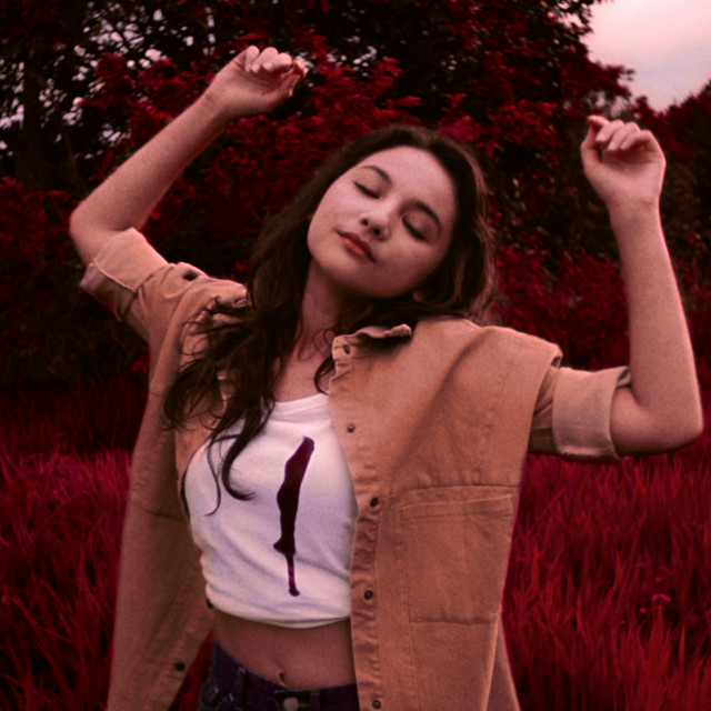 อยู่ cover art