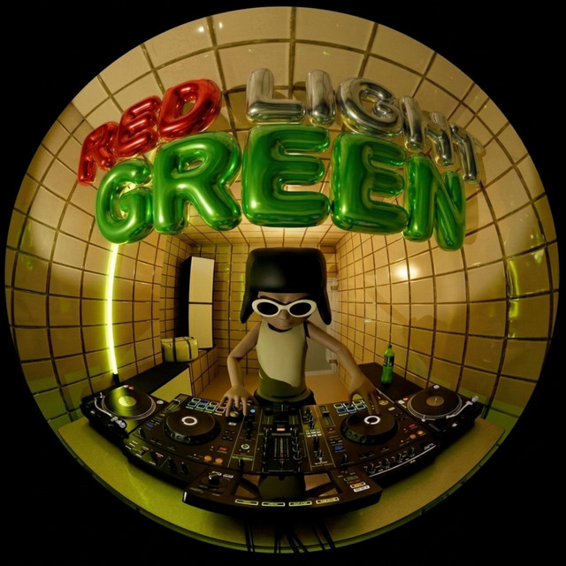 MEGA RED LIGHT GREEN