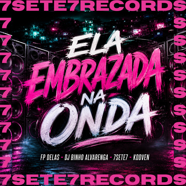 ELA EMBRAZADA NA ONDA