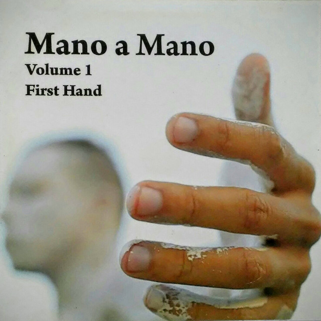 Mano A Mano Photo