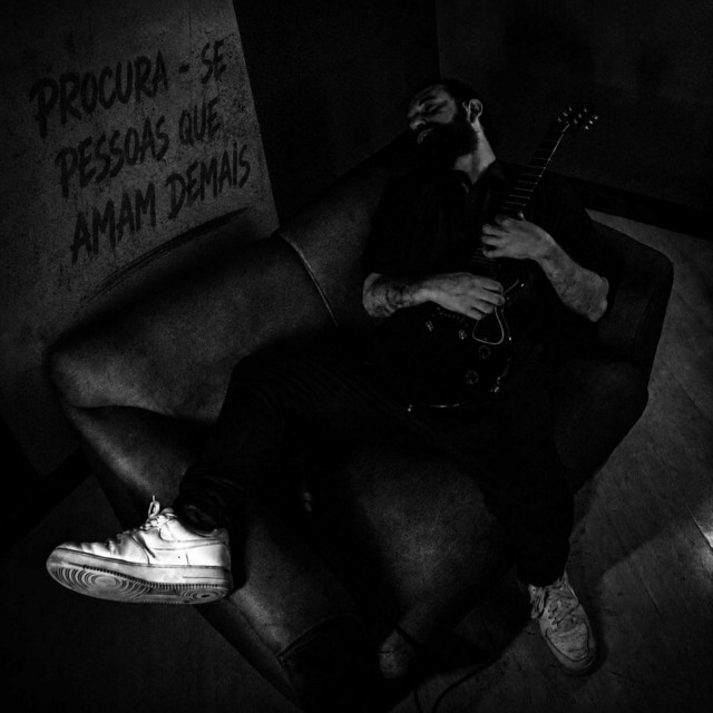 Procura-Se Pessoas Que Amam Demais