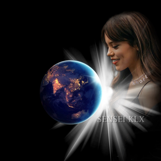 Jenna Ortega 13 (Luna Llena)