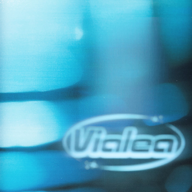 Ei äiti tuu pelastaa cover art