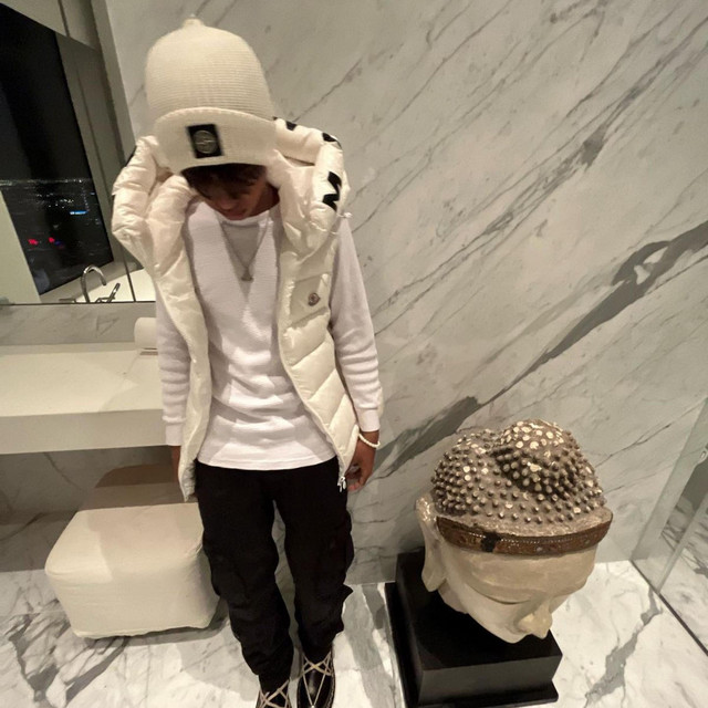 La Archive 4 cover art