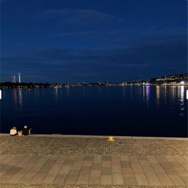 Ab67616d0000b273a6324f917582ec7e5114e99d