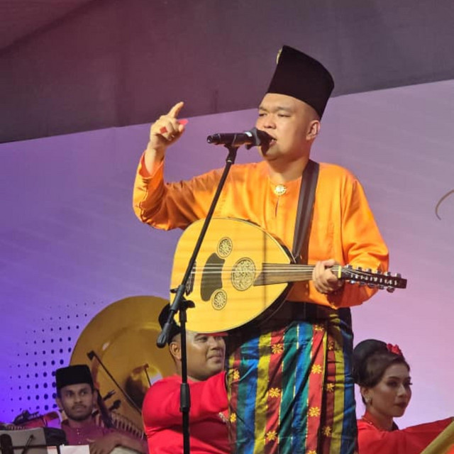 JOGET BURUNG TIONG album image