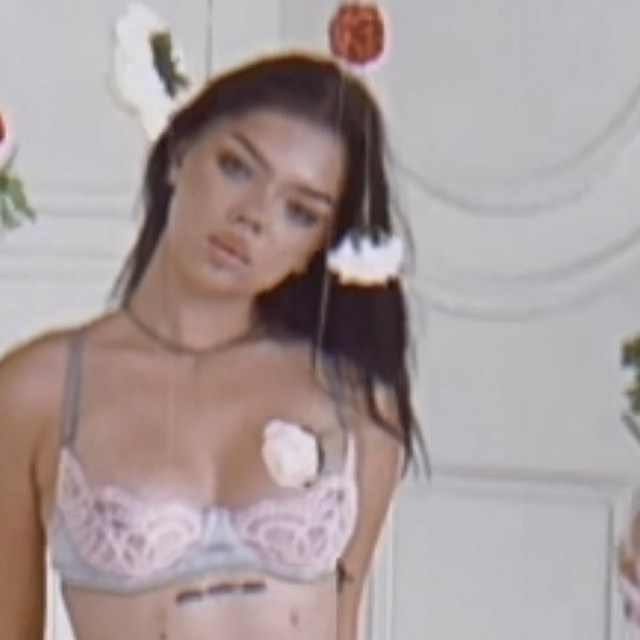 Обкладинка: AM I TOO MUCH — KARI$HA