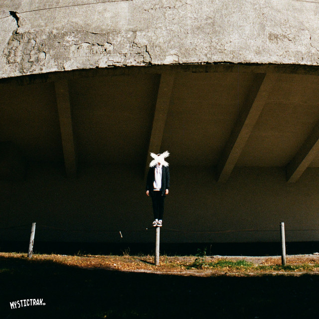 Luxx cover art