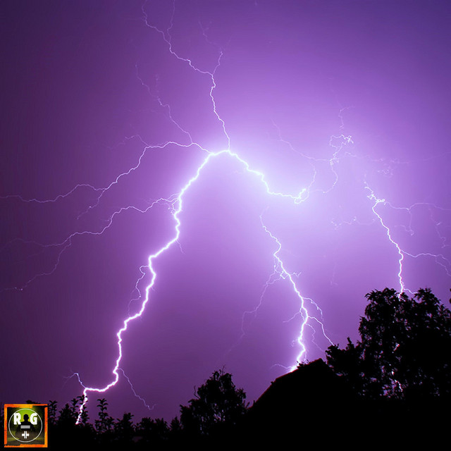Heavy Thunderstorm Sounds with Gentle Rain and Intense Thunder Rumble ...