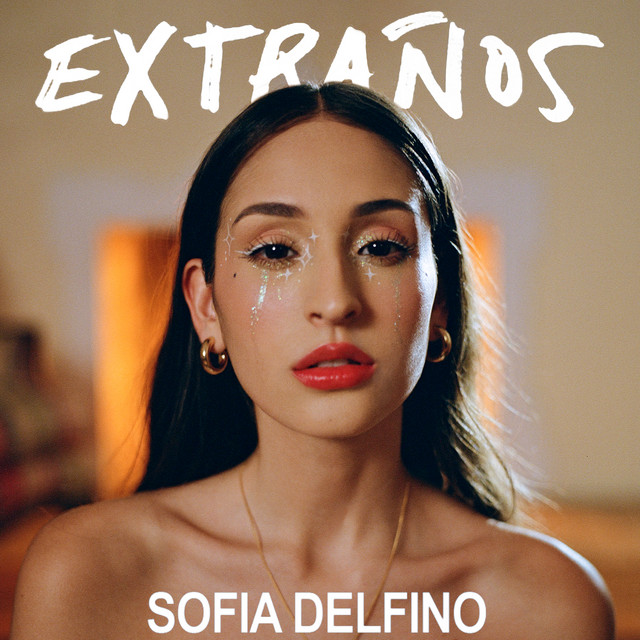 Extraños cover art