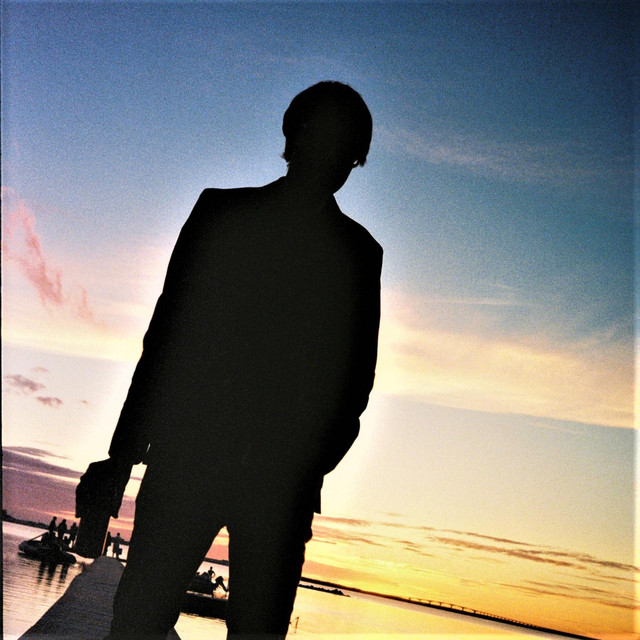 En slät figur cover