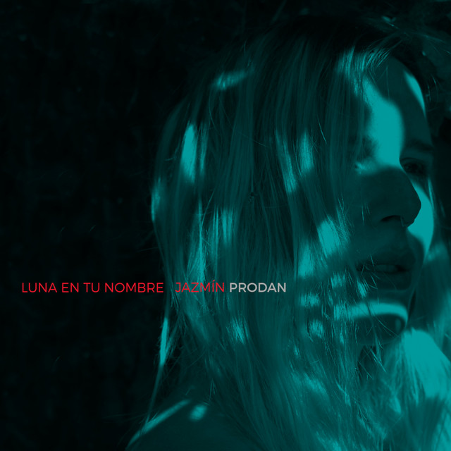 Luna en tu nombre