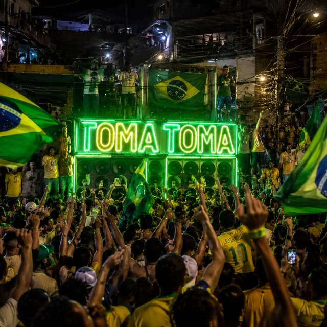 TOMA TOMA