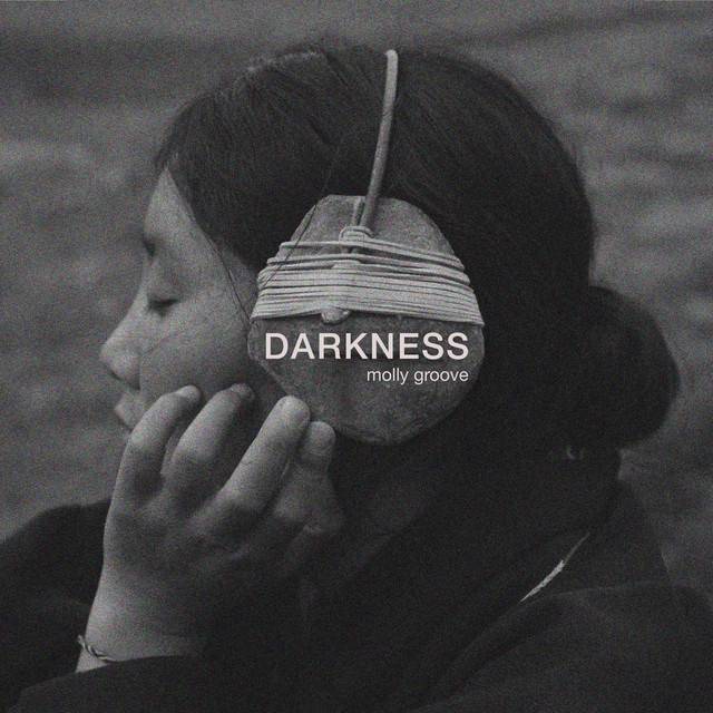Обкладинка: Darkness — Molly Groove