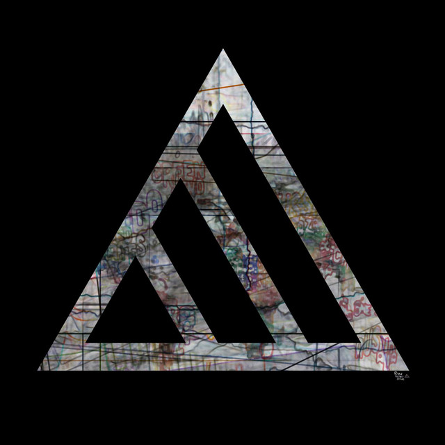 Polygonal cover art