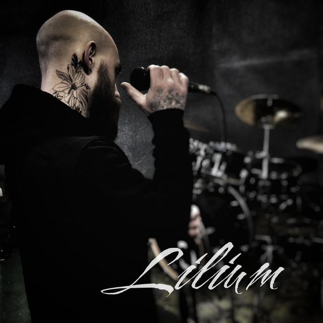 Обкладинка: Lilium — Skiff