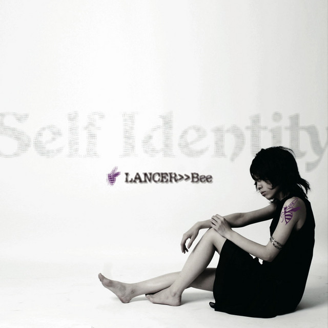 LANCER>>Bee Photo